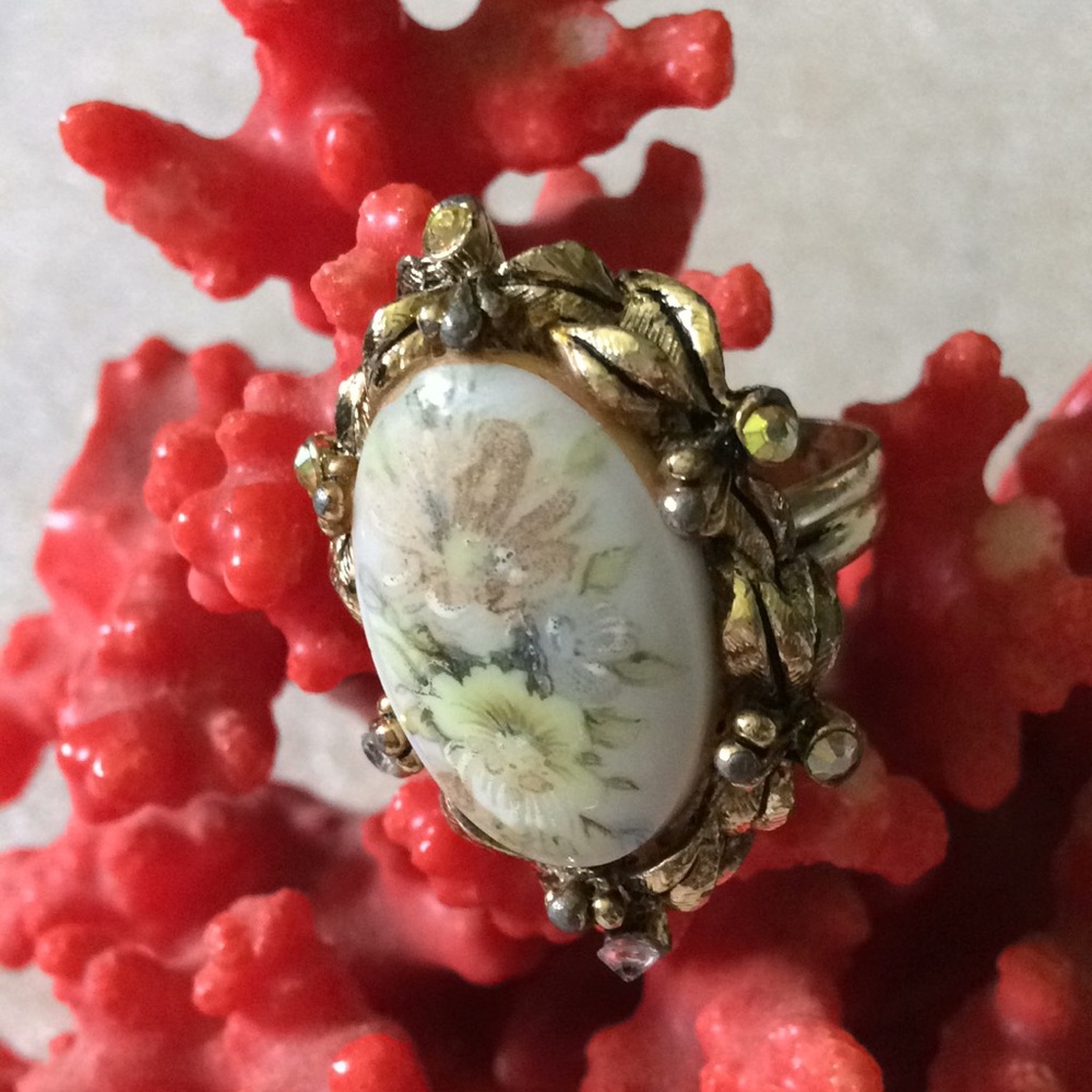 Antique porcelain flower paint ring - Picture 2 of 7